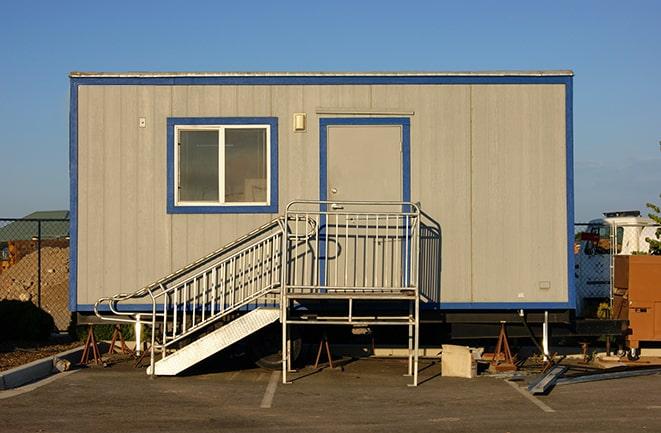 mobile trailers for temporary office needs